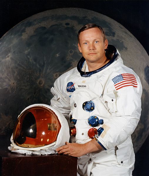 File:507px-Neil Armstrong pose.jpg