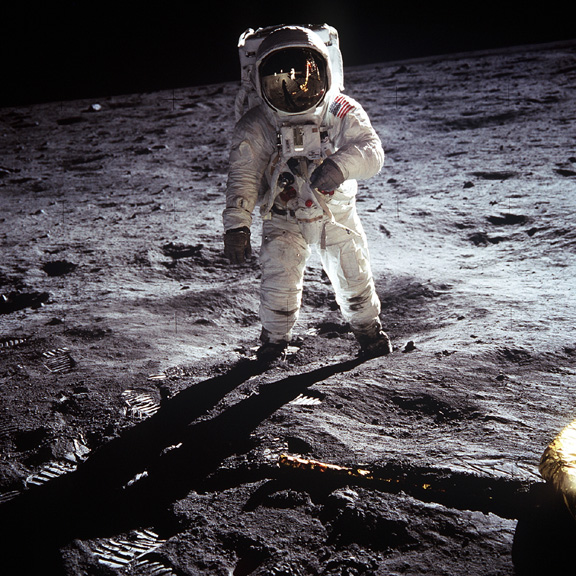 File:Apollo 11 image 2.jpg