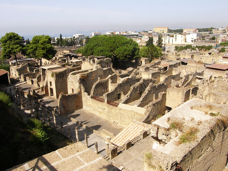 File:Herculaneum, 2011.jpg