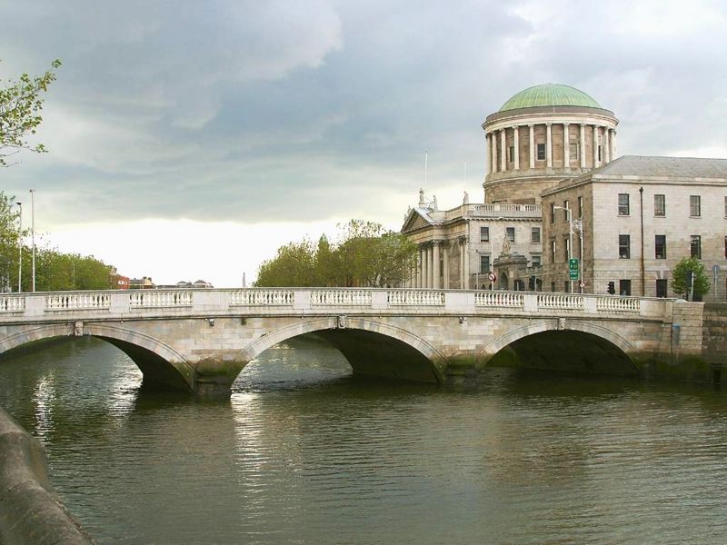 File:Four Courts colorfixed.jpg