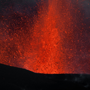 Lava discharged at Eyjafjallajökull in March 2010.png