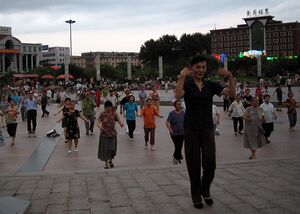 Chinese dancing in Renmin Park - Anshan - Liaoning - China.JPG