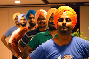 South Asian language Wikimedians wearing dastar (turban from Punjab) after Swatantra 2014, Thiruvananthapuram.JPG
