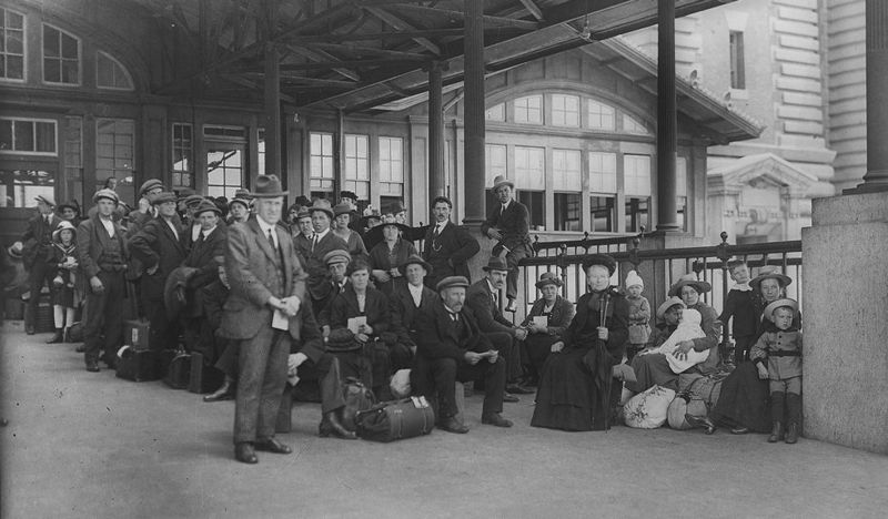 File:Examination Ellis Island.jpg